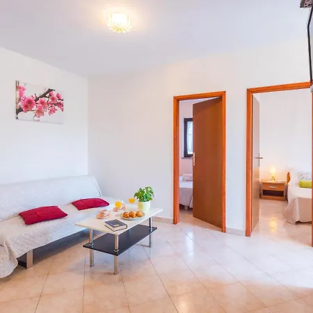 Apartment Tireli - Prc144 By Interhome